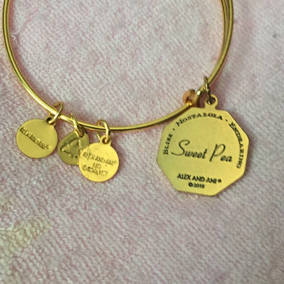 Jewelry - Picture 3 of 4